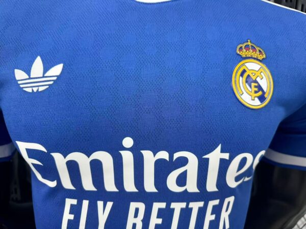 Away game  Soccer jerseys  RealMadrid players  25-26