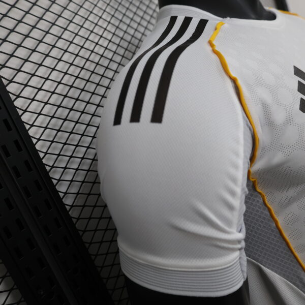 home Soccer jerseys  RealMadrid players 25-26